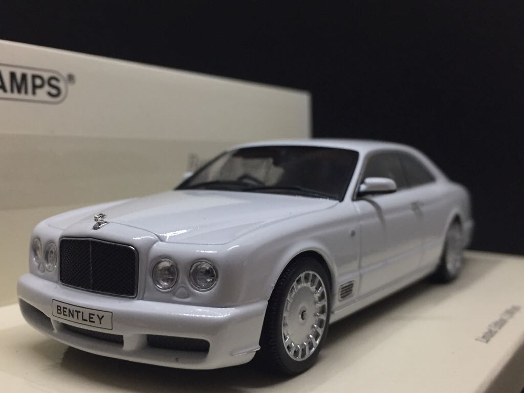 Bentley Brooklands - Minichamps toy car collectible - Main Image 2