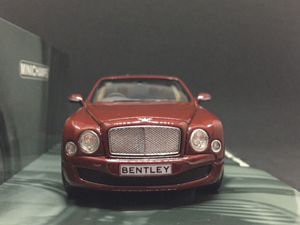 Bentley Mulsanne - Minichamps toy car collectible - Main Image 2