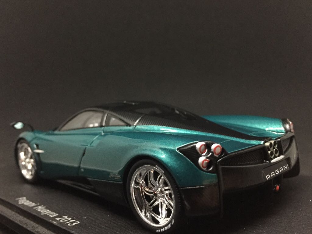 Pagani Huayra - Spark toy car collectible - Main Image 2