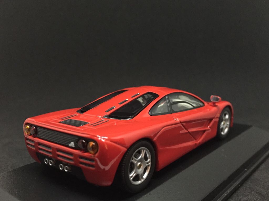 McLaren F1 - Minichamps toy car collectible - Main Image 2