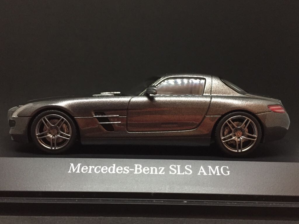 Mercedes-Benz SLS AMG - Schuco toy car collectible - Main Image 2