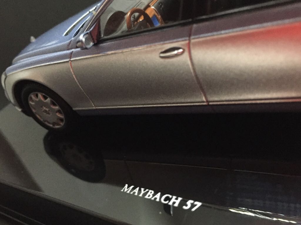 Maybach 57 - Autoart toy car collectible - Main Image 2