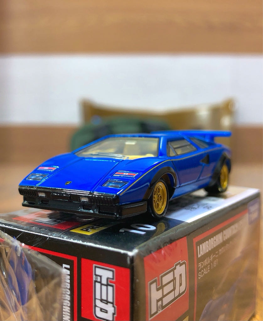 TOMICA Premium 010 - Lamborghni Countach LP500S - Tomica Premium toy car collectible - Main Image 2