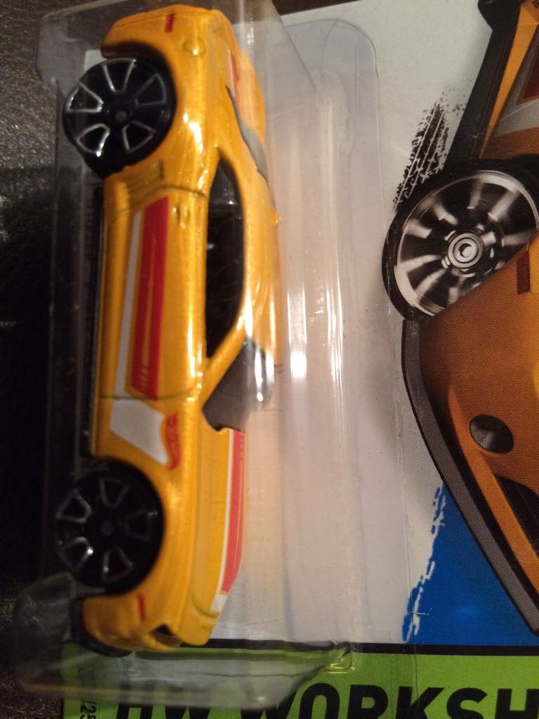 Chevrolet Camaro (Special Ed.) - ’15 HW Workshop toy car collectible - Main Image 2