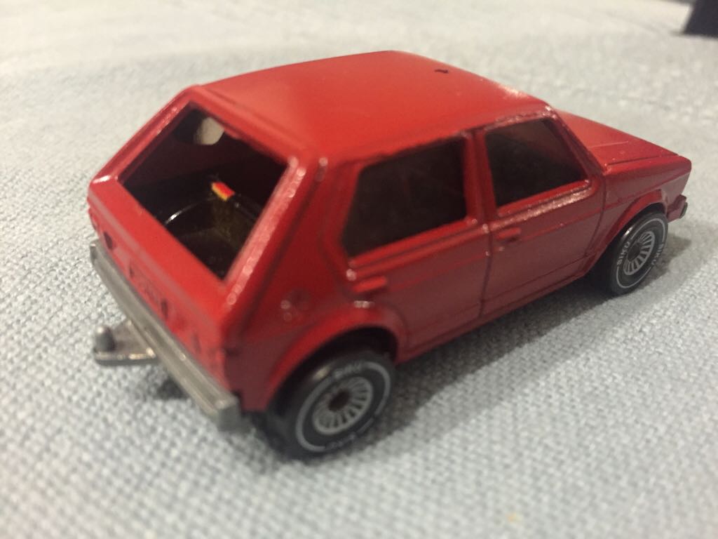 Volkswagen Golf LS Mk1 - Siku Super toy car collectible - Main Image 2