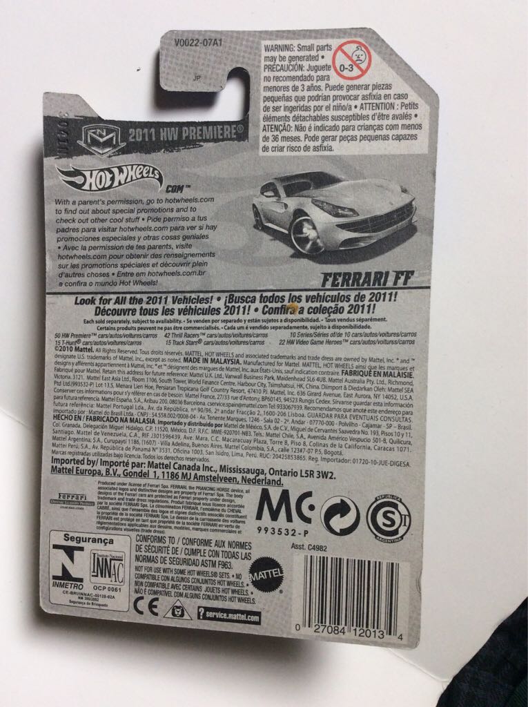 Ferrari FF - 2011 HW Premiere toy car collectible - Main Image 2