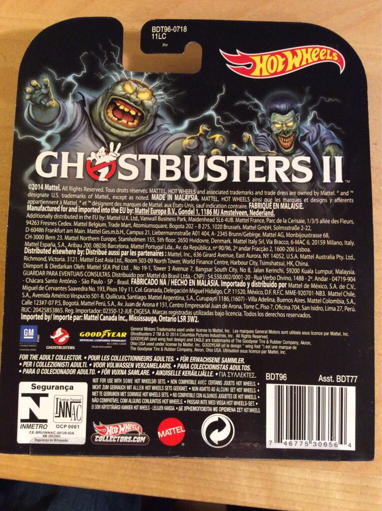 Ghostbusters Ecto-1A - 2014 Retro Entertainment Series toy car collectible - Main Image 2