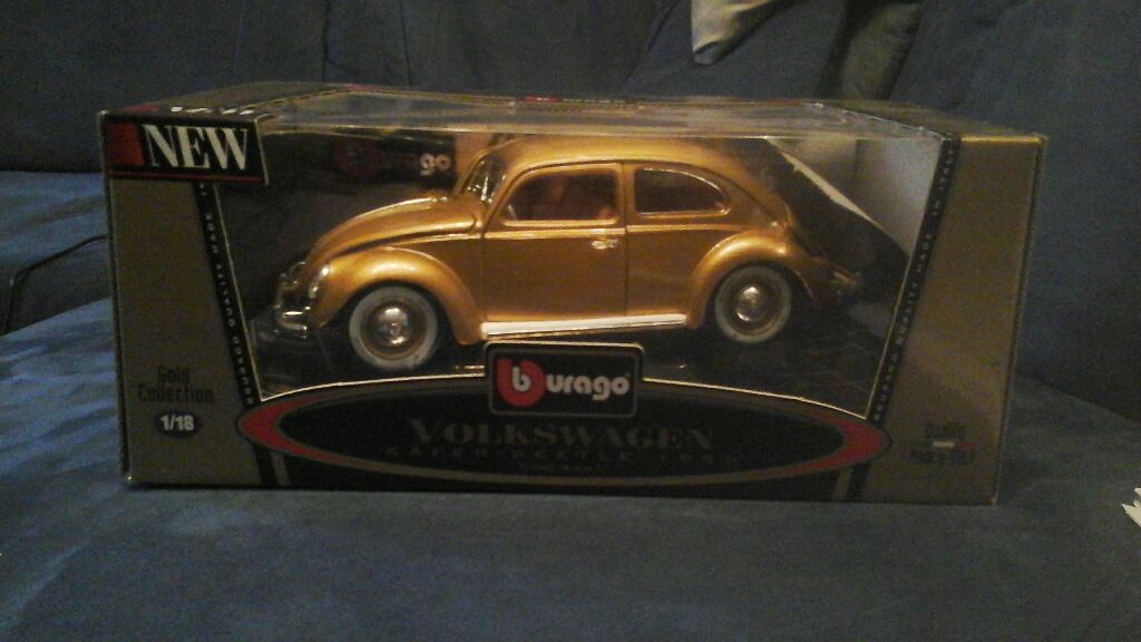 TOMICA 104 - Toyota Vitz