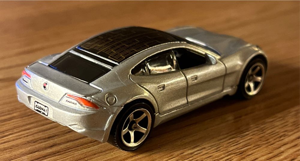 Fisker Karma - 1-75/100: Sports Cars toy car collectible - Main Image 3