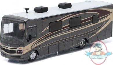 2016 Fleetwood Bounder - Greenlight toy car collectible - Main Image 2