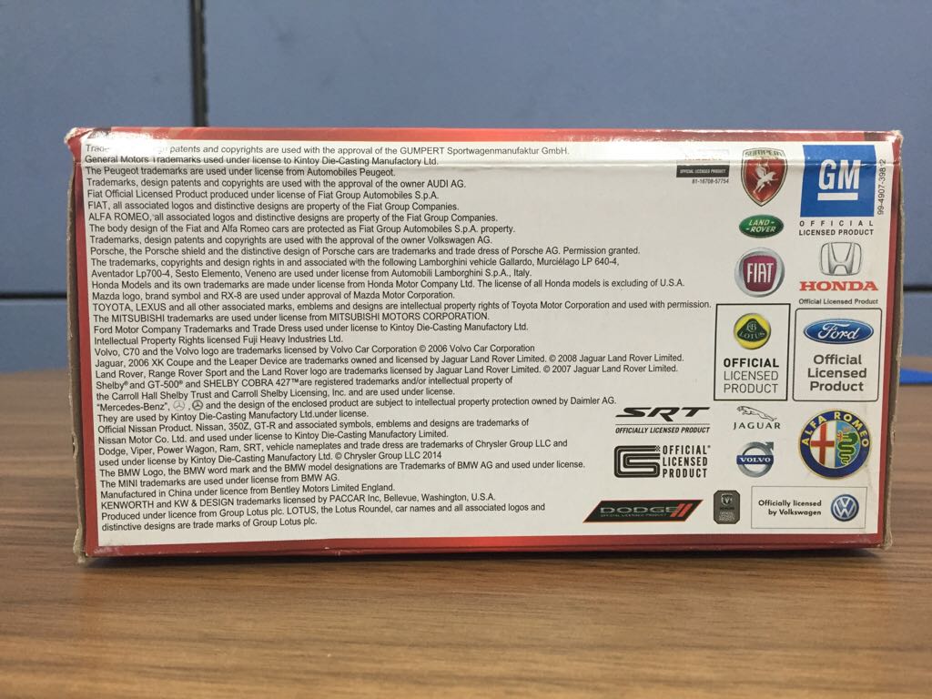 New Volkswagen Beetle  toy car collectible - Main Image 2