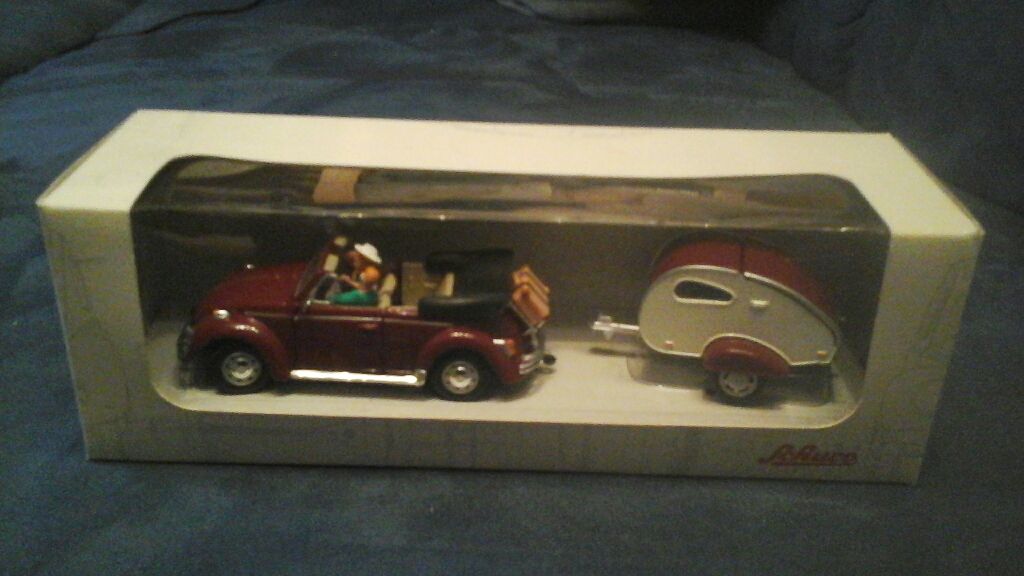 Schuco Cabrio weinrot mit Wohnanhänger toy car collectible - Main Image 1