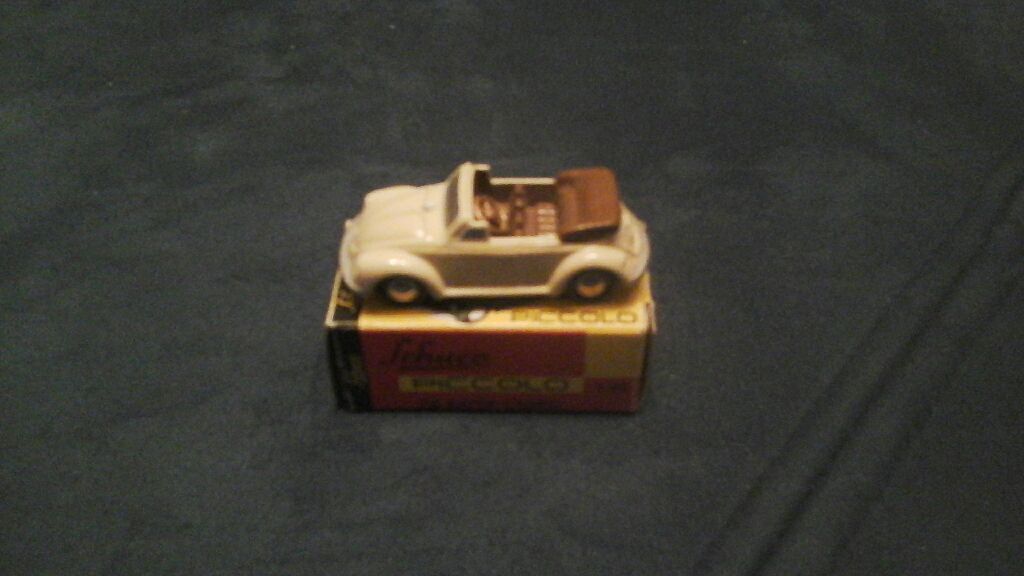 Morris 1300 trafalgar blue