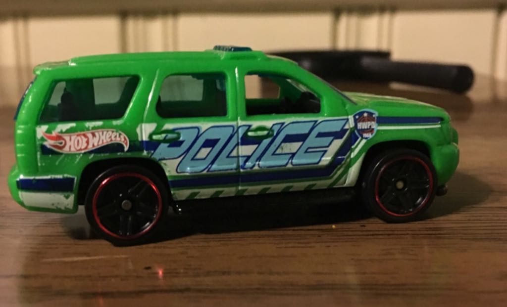 07 Chevy Tahoe   toy car collectible - Main Image 1