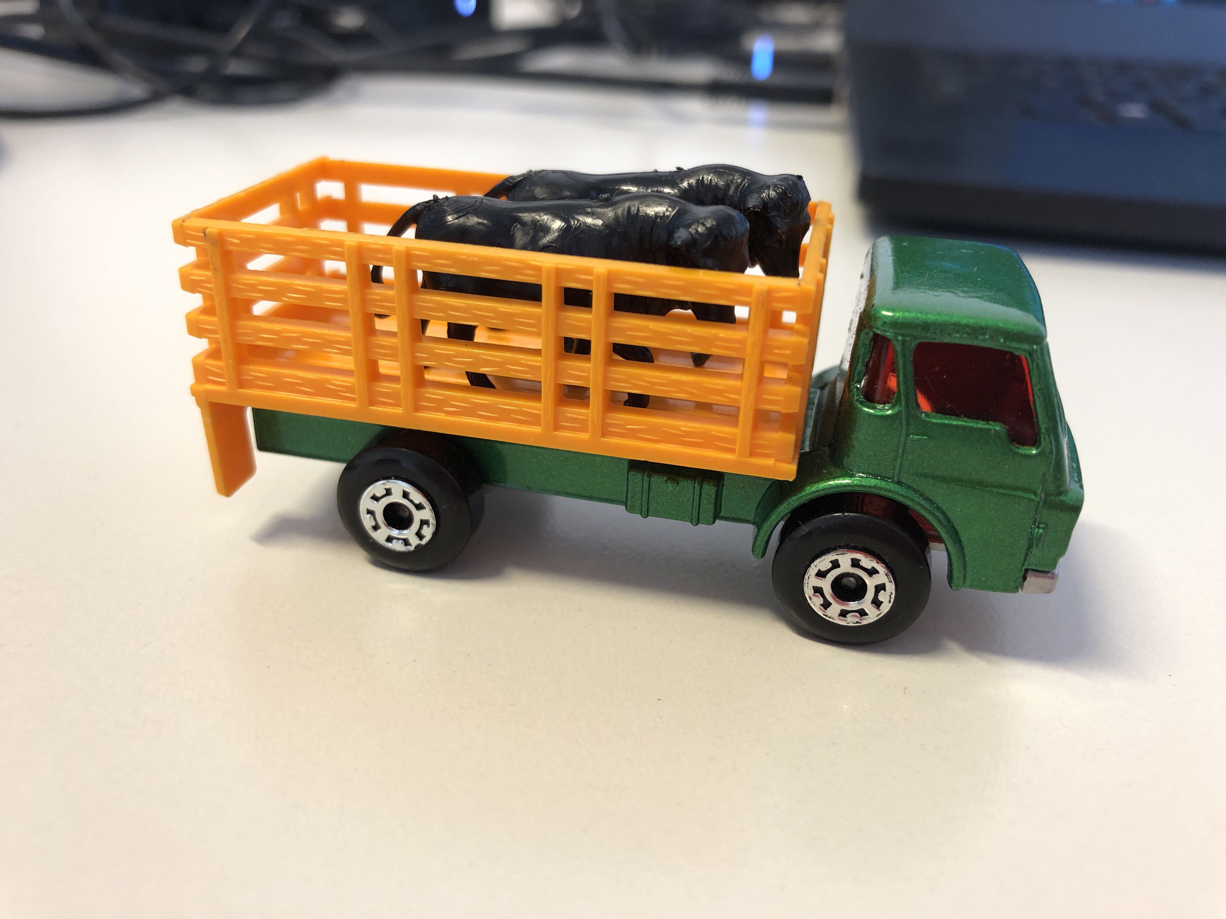 Cattle Truck - Superfast toy car collectible - Main Image 2