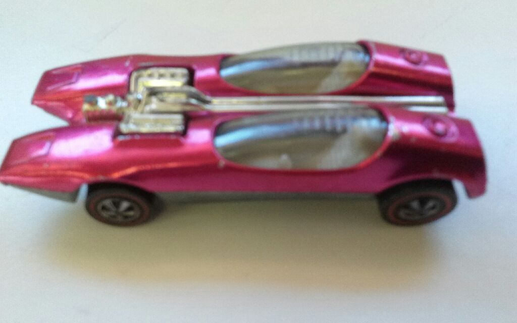 splittin image. rose 45 ok  toy car collectible - Main Image 1