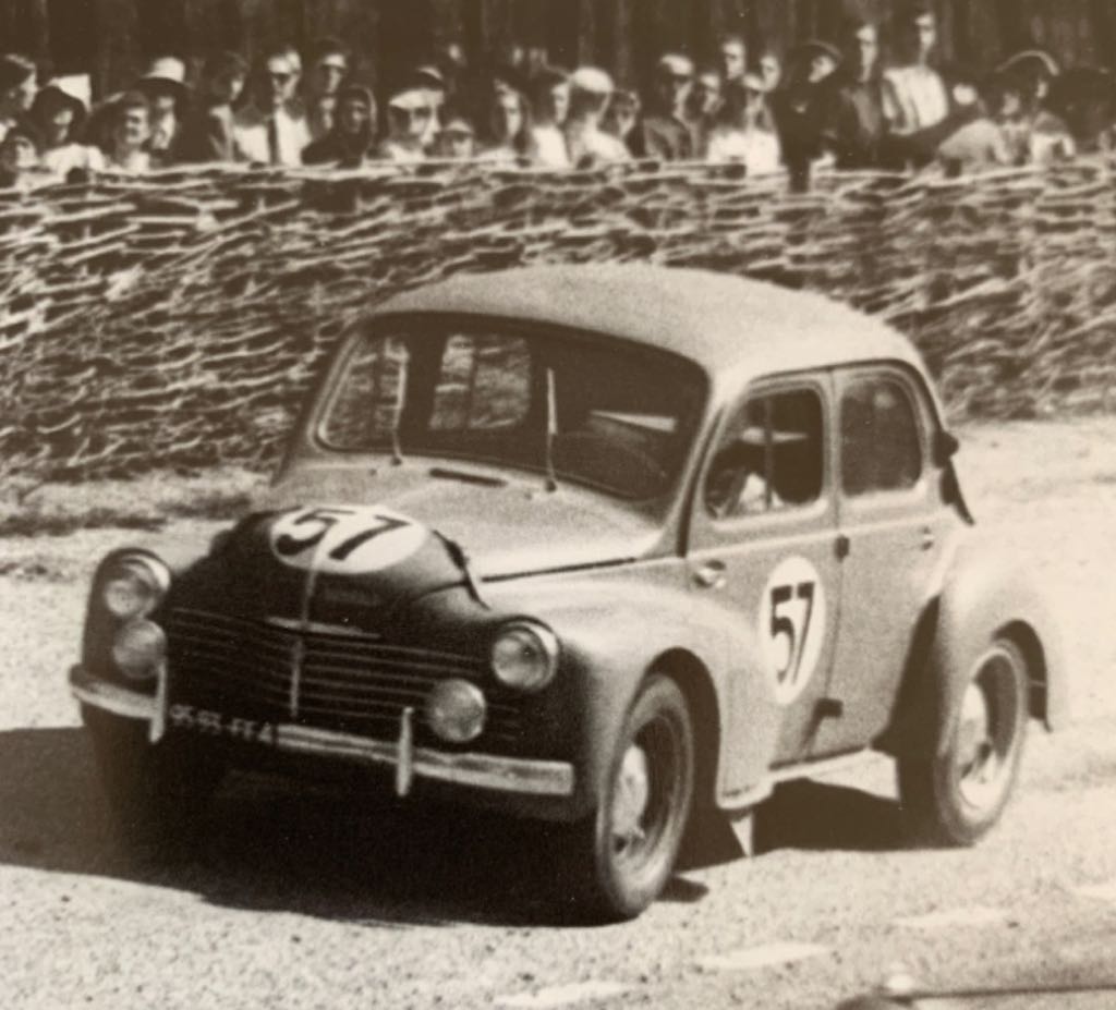 Renault 4CV Berline - 759 cc toy car collectible - Main Image 2