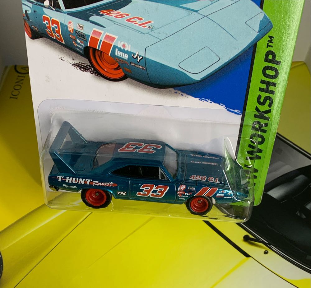 Plymouth SuperBird TH - HW - Workshop toy car collectible - Main Image 2