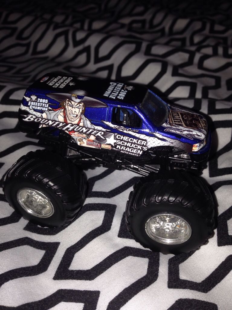 Bounty Hunter - Monster Jam toy car collectible - Main Image 1