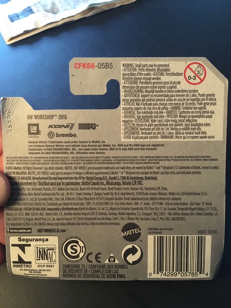 Chevy Silverado - ’15 HW Workshop toy car collectible - Main Image 2