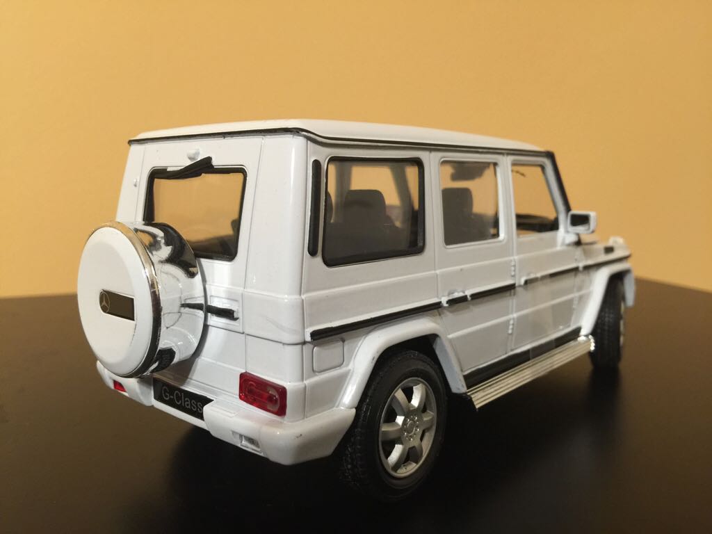 Mercedes - Welly Nex toy car collectible - Main Image 2