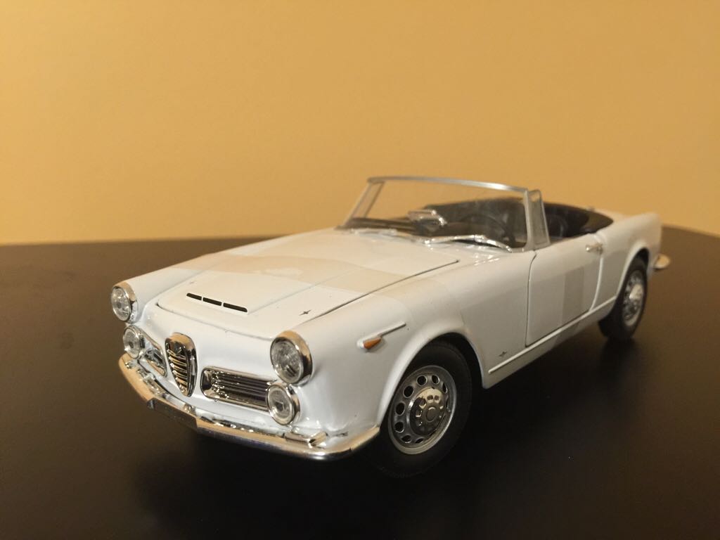 Alfa Romeo - Welly toy car collectible - Main Image 1
