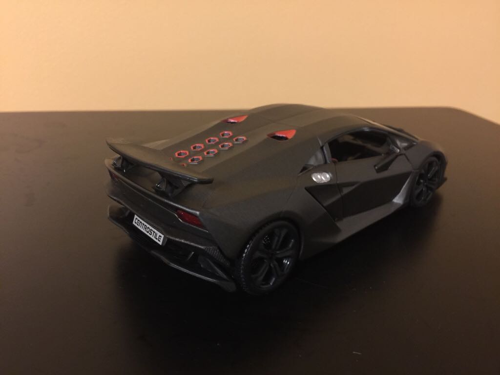 Lamborghini - Bburago Plus toy car collectible - Main Image 2