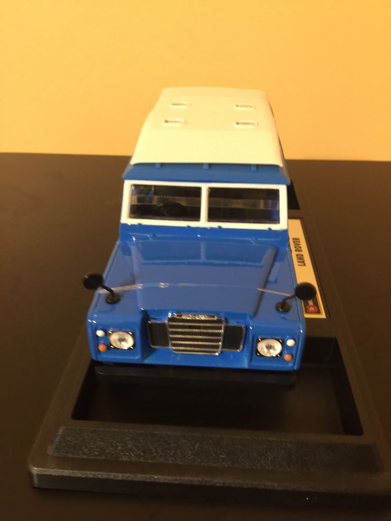 Land Rover - Bburago toy car collectible - Main Image 2