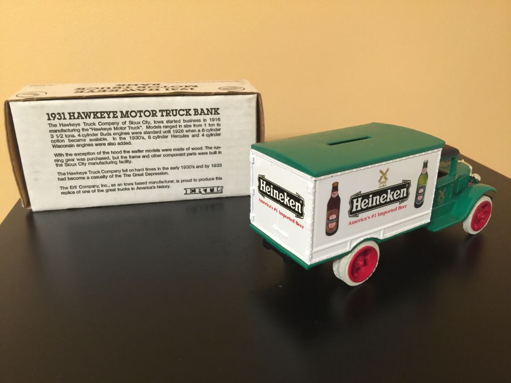 Hawkeye - Ertl toy car collectible - Main Image 2