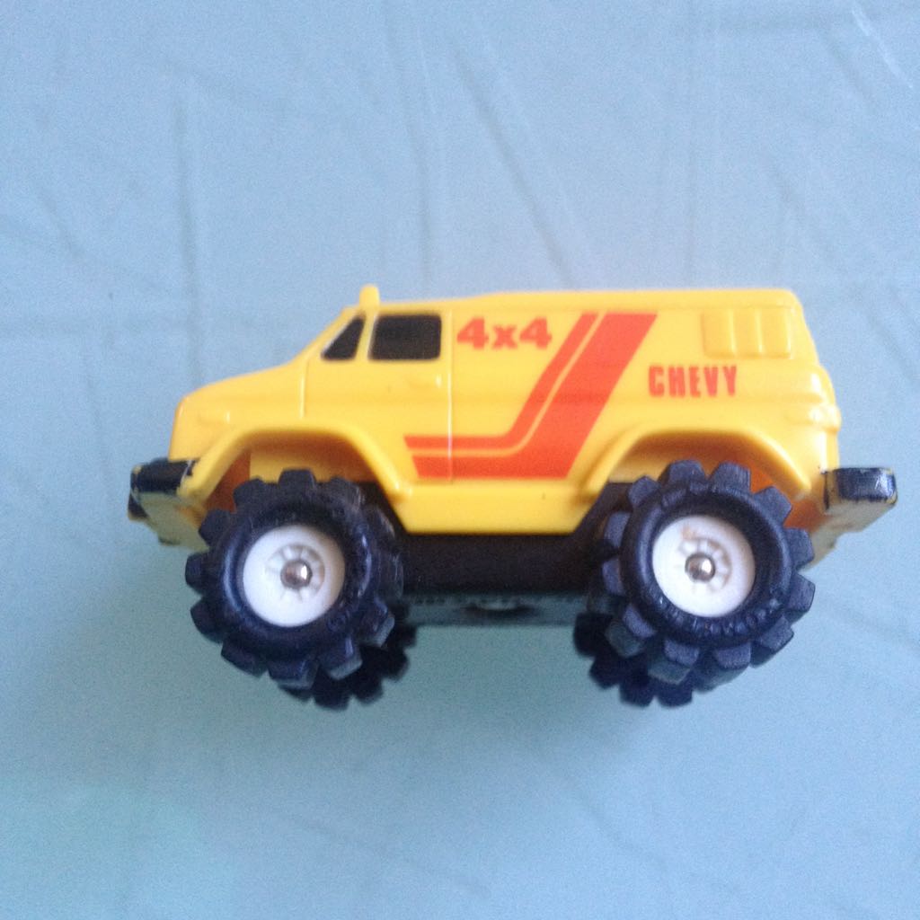 Chevy Van - McDonalds Happy Meal Car toy car collectible - Main Image 2