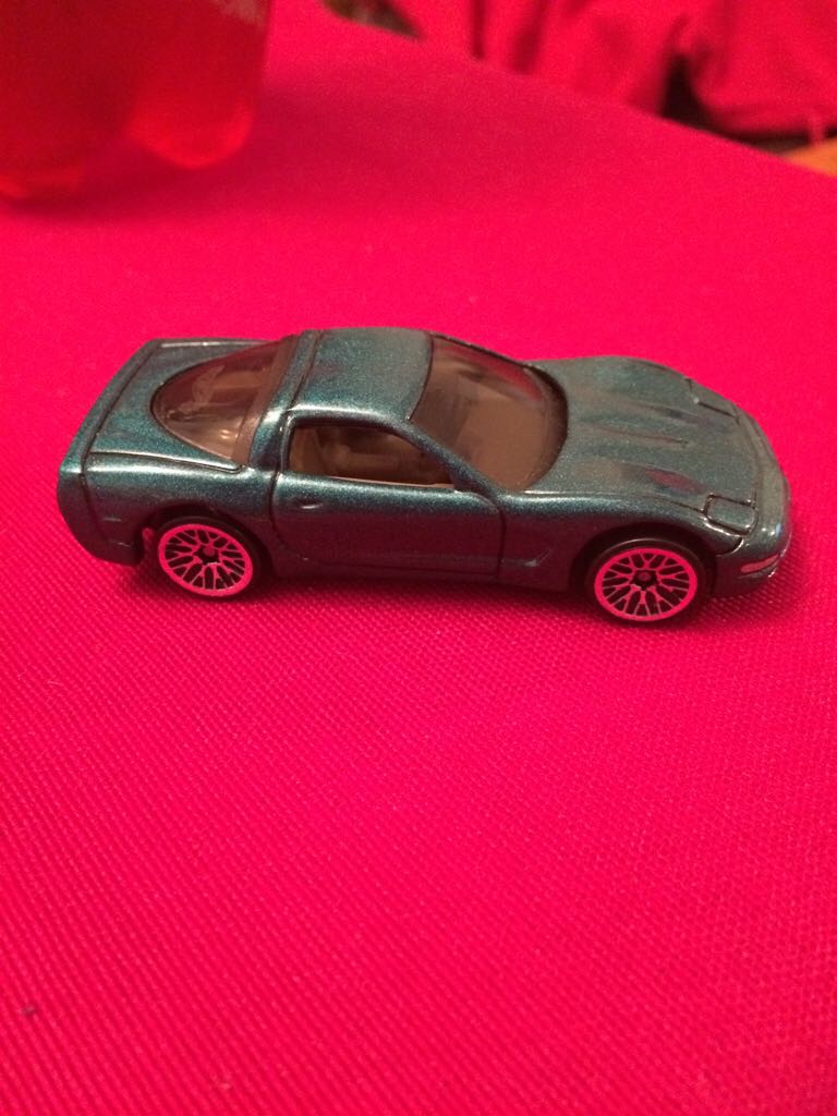 1997 Chevy Corvette - 1997 First Edition toy car collectible - Main Image 2