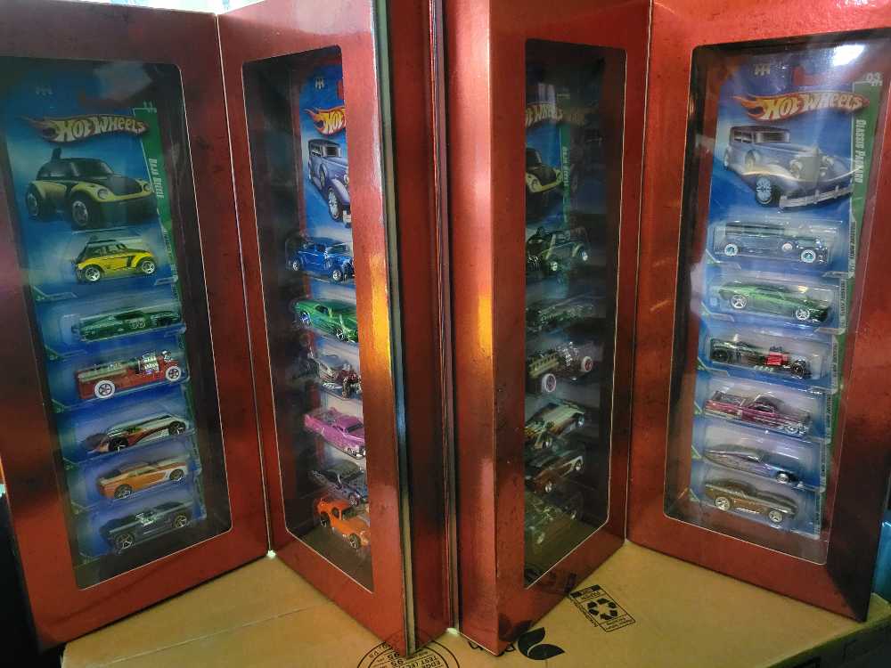 Baja Beetle - Trea$ure Hunt$ ‘10 toy car collectible - Main Image 3