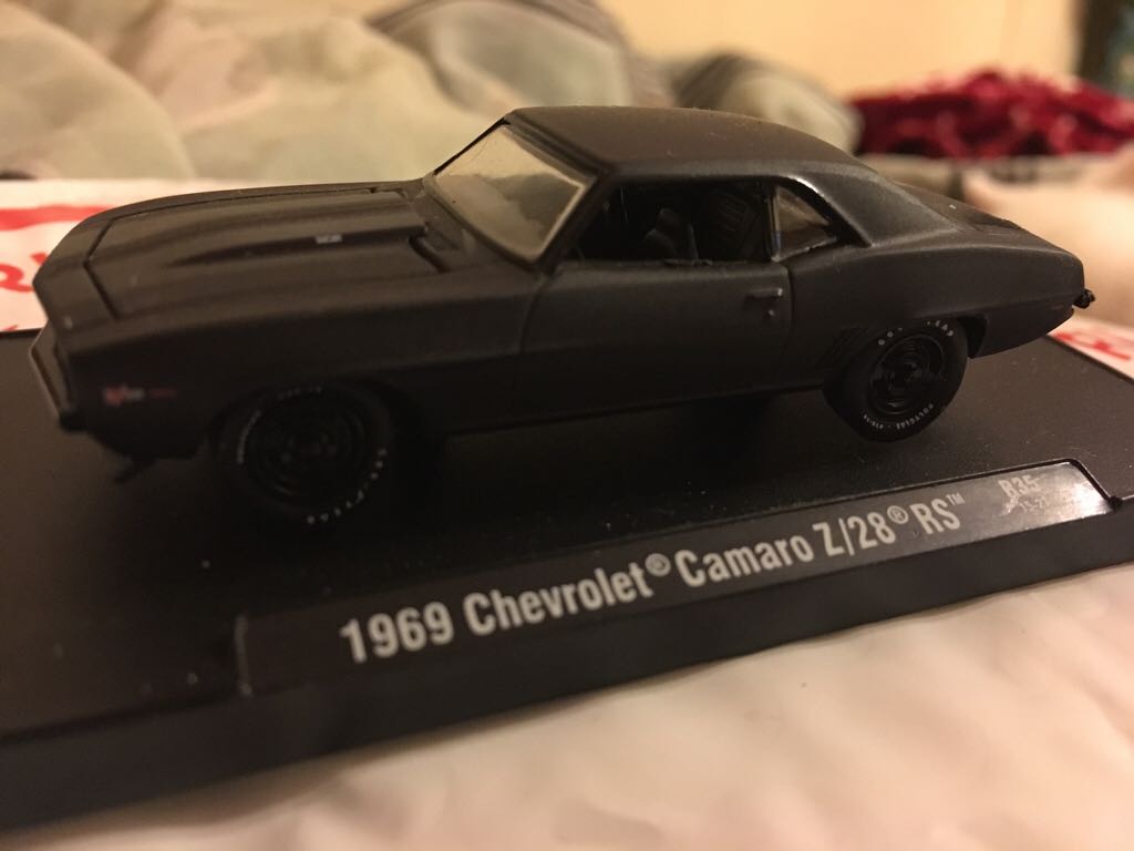 1969 Chevrolet Camaro Z/28 RS - Frozen Black Pearl Auto-Drivers toy car collectible - Main Image 2