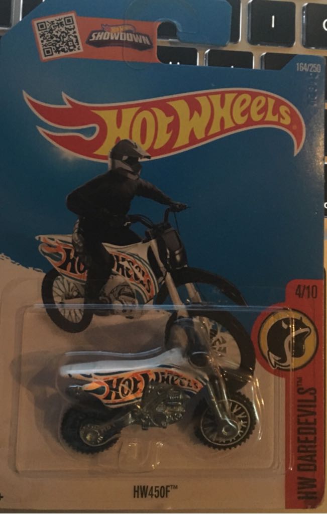 HW450F - HW Daredevils toy car collectible - Main Image 2