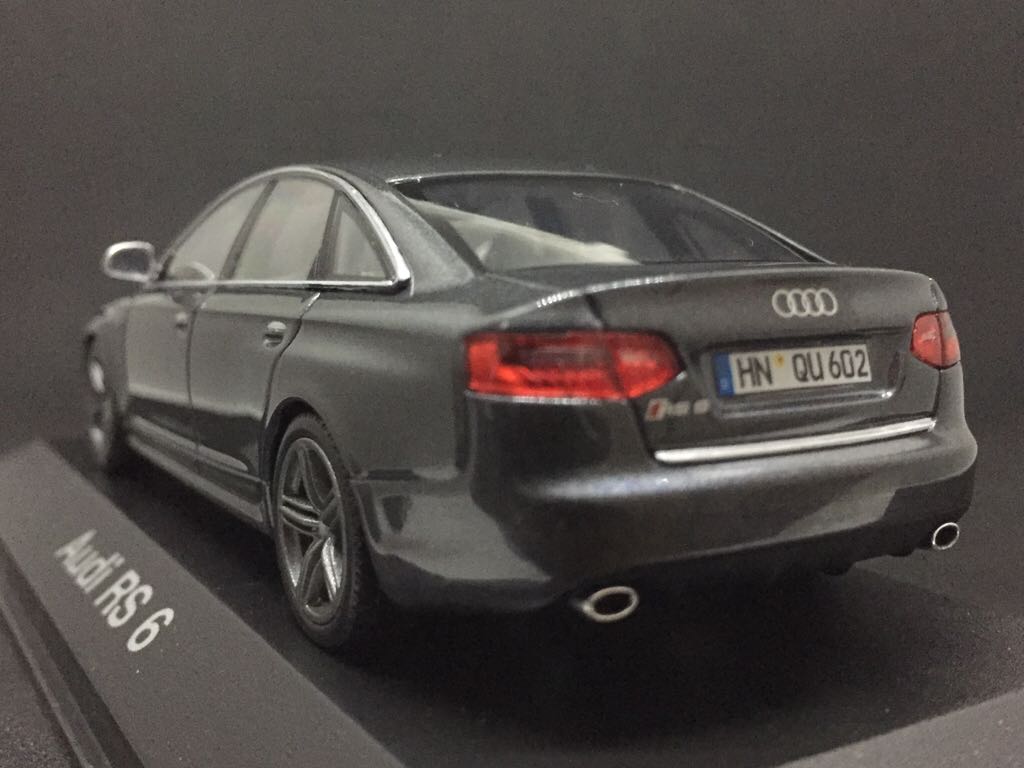 Audi RS 6 - Minichamps toy car collectible - Main Image 2