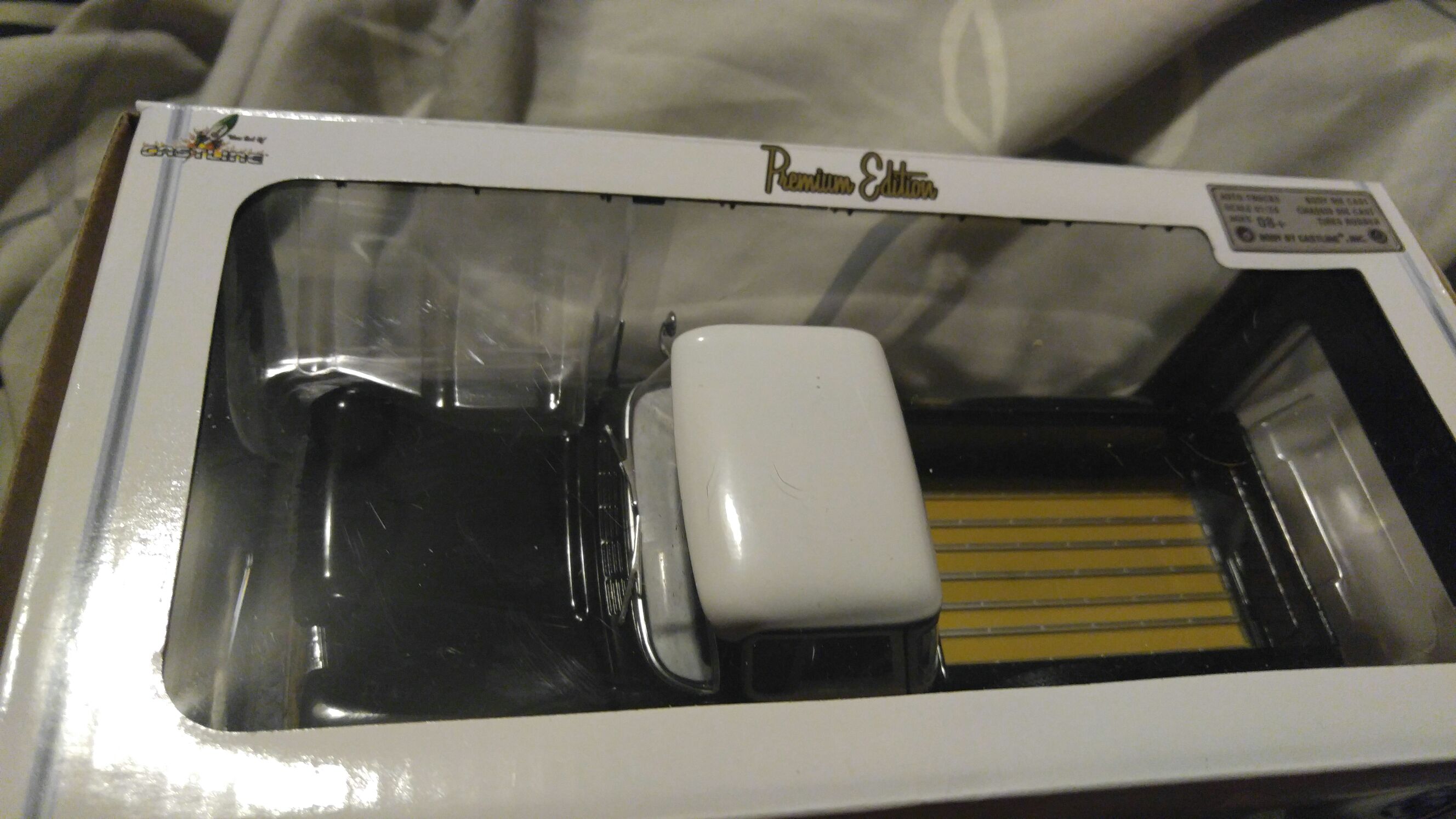 1958 GMC Suburban Carrier - premium edition toy car collectible - Main Image 2