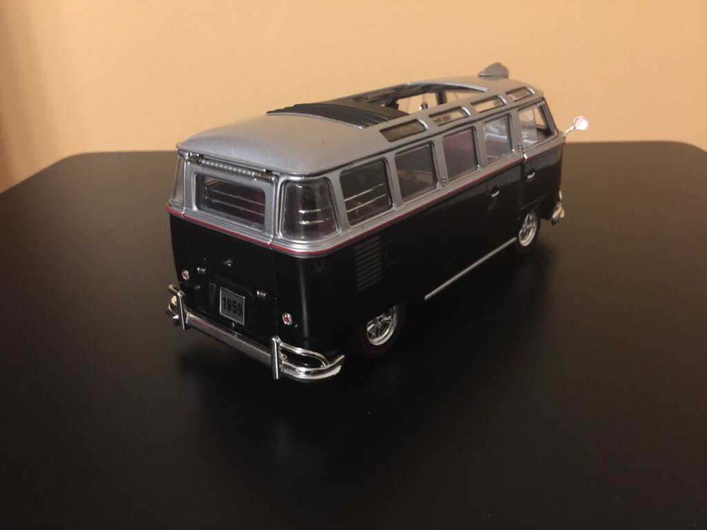 Volkswagen - M2 Machines toy car collectible - Main Image 2