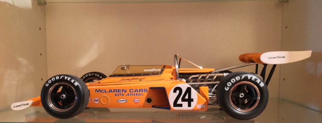 Mclaren Gulf - Carousel 1 toy car collectible - Main Image 2