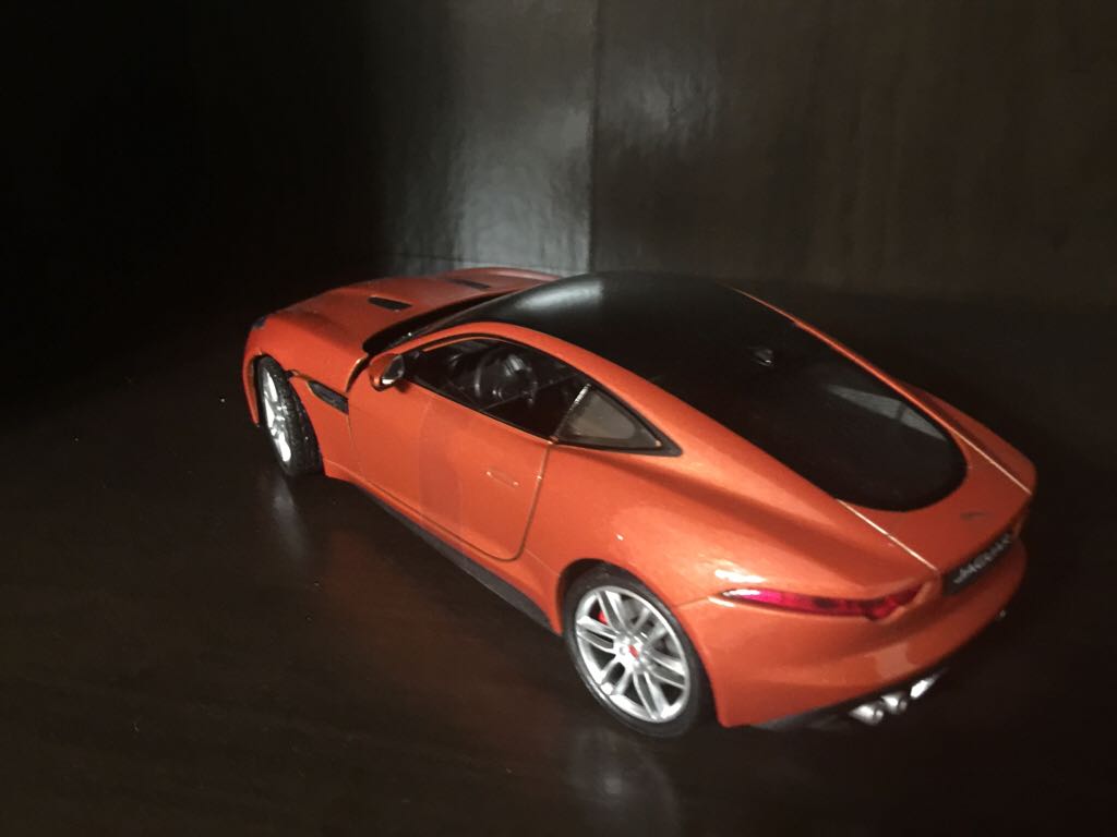 Jaguar - Welly toy car collectible - Main Image 2