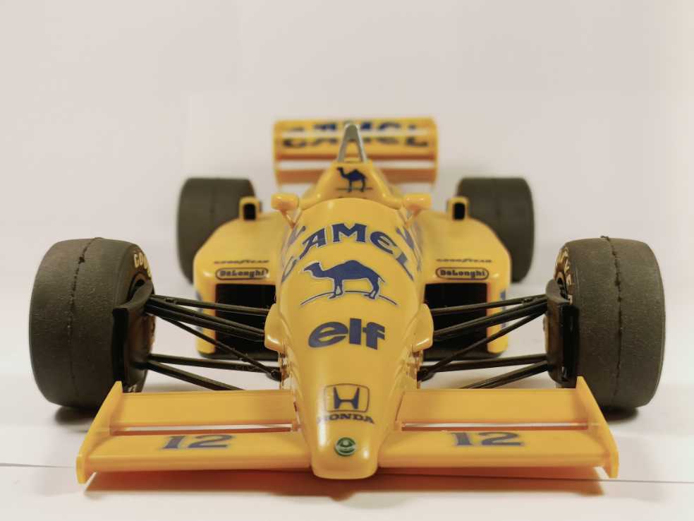 Lotus 99T Honda Camel - Ayrton Senna - Tamiya toy car collectible - Main Image 4