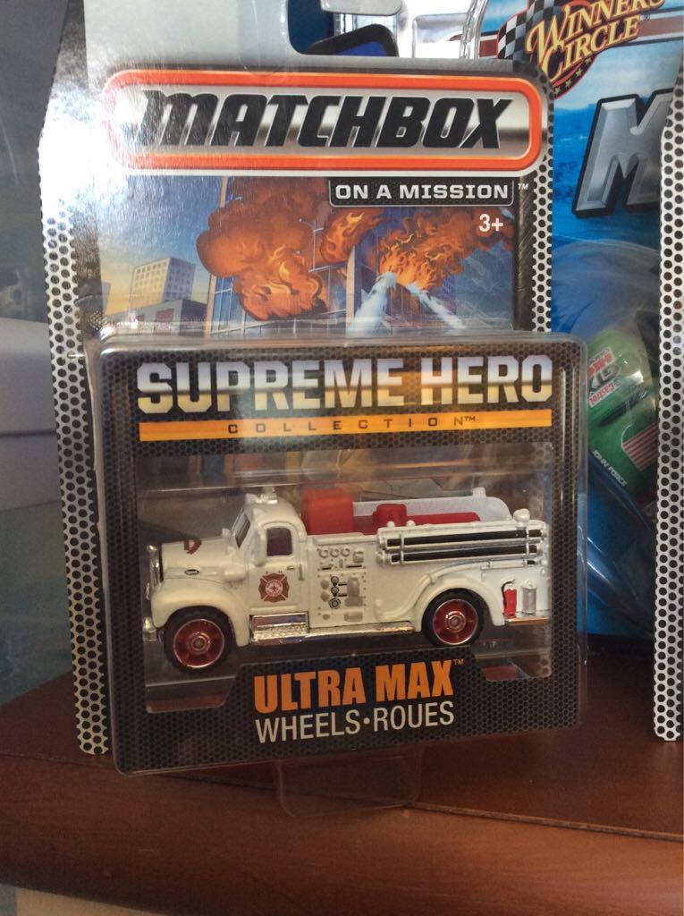 TOMICA 006 - Isuzu ELF