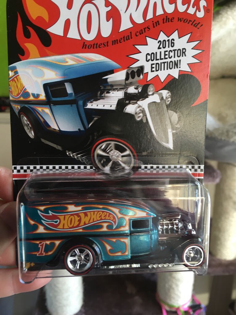 Blow Delivery   toy car collectible - Main Image 2