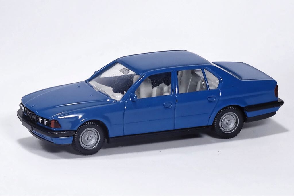 BMW 750i - BMW toy car collectible - Main Image 2
