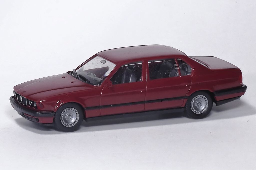 BMW 750iL - BMW toy car collectible - Main Image 2