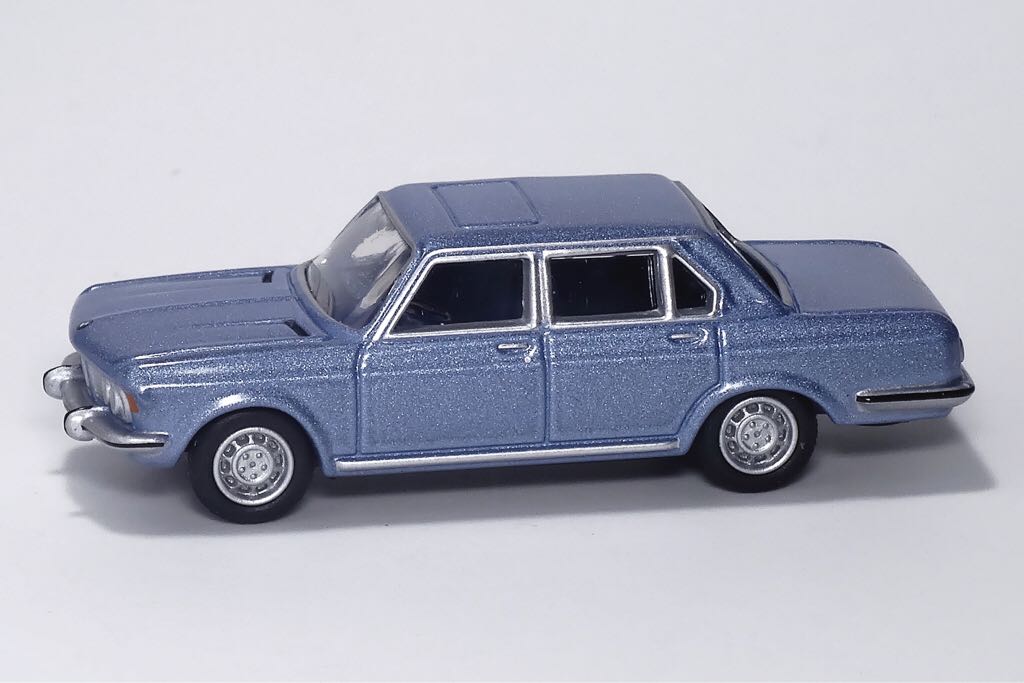 BMW 2800 - BMW toy car collectible - Main Image 2