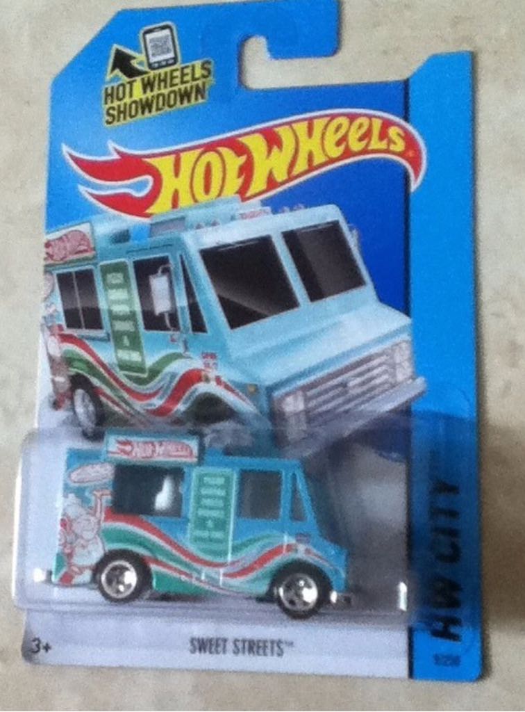HW Pizza Truck  toy car collectible - Main Image 2
