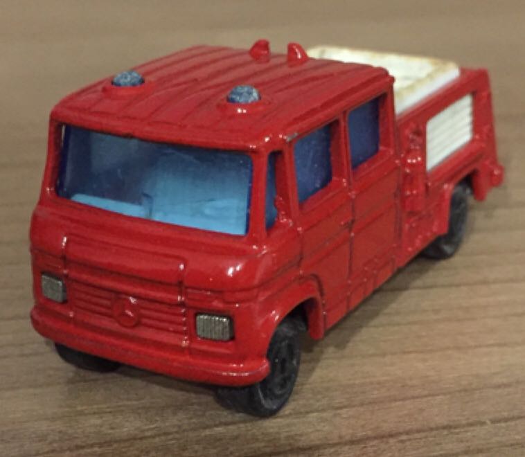 Mercedes 407D - Majorette toy car collectible - Main Image 1
