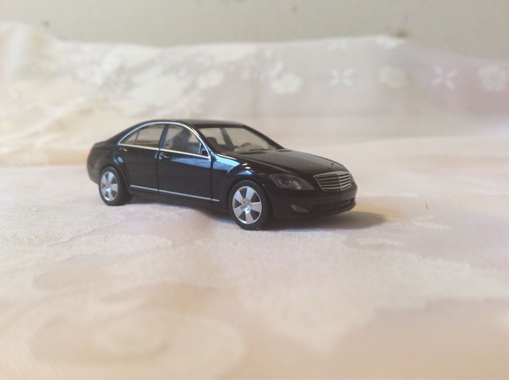 S-Klasse - Mercedes-Benz toy car collectible - Main Image 1