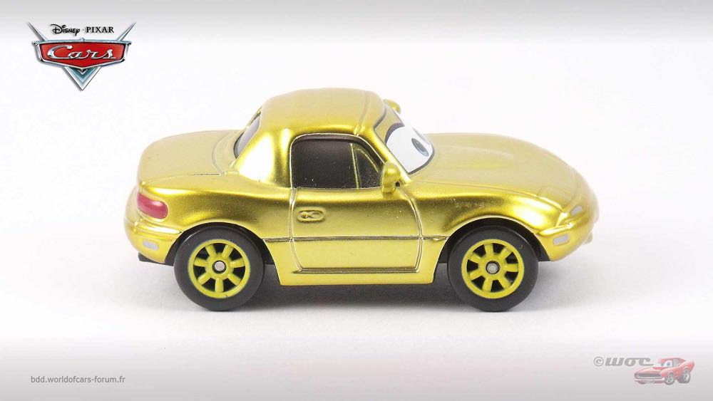 Gold Tia - LOOSE - (2008 - World of Cars) toy car collectible - Main Image 3
