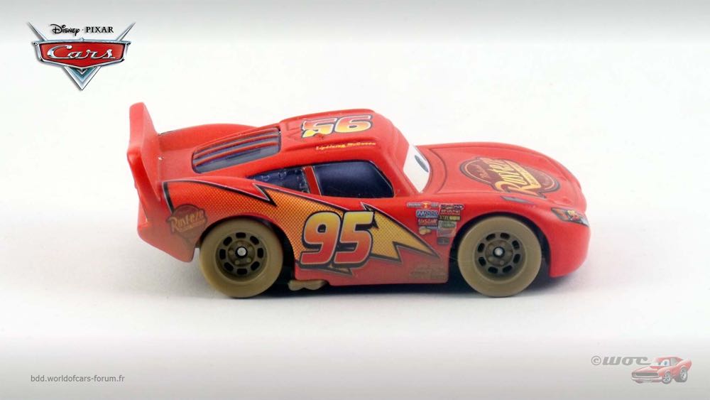 Dirt Track Lightning McQueen - LOOSE - (2006 - Desert) toy car collectible - Main Image 3